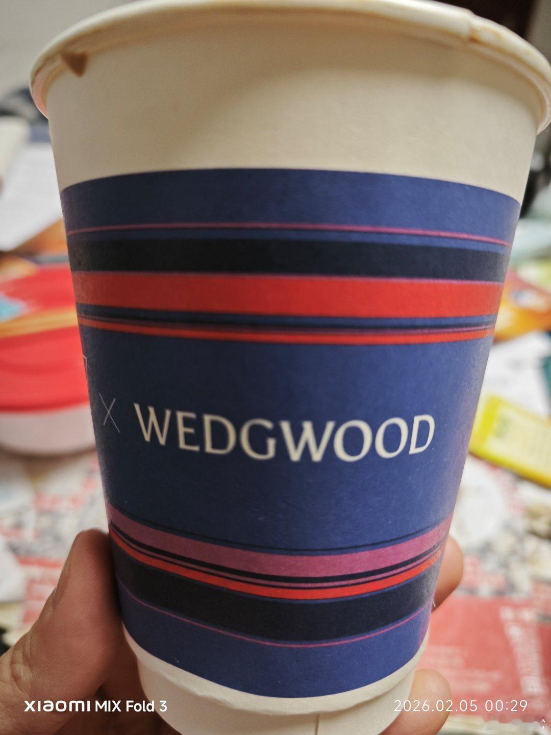 最近总是喜欢夜里喝咖啡。 