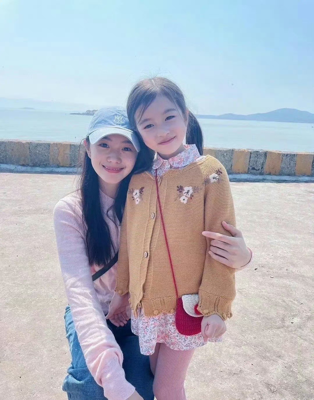 刘浩存的头怎么比小朋友的还小？ ​​​