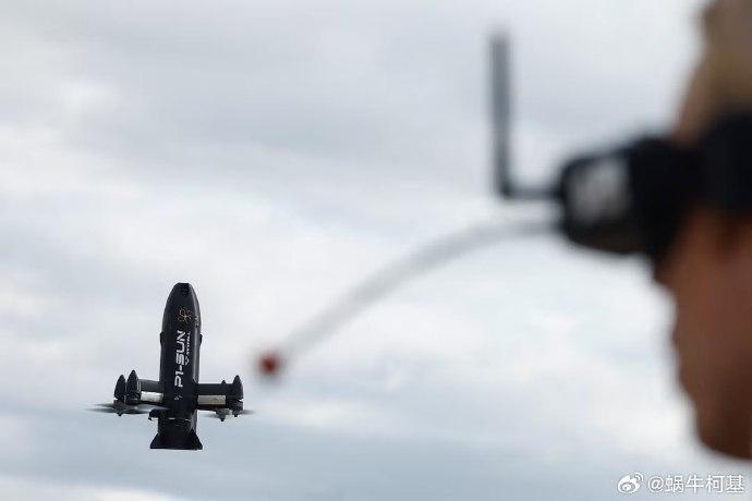 乌克兰找到了有效的征兵新办法。从一个一个钓改成了一网一网的捞。

乌克兰防长费多