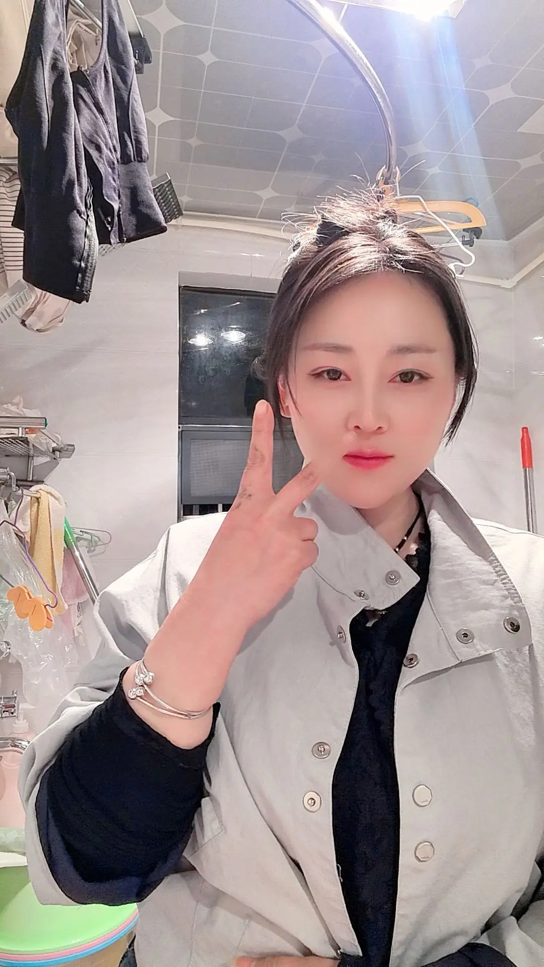 不要虚情假意的说各种，我听不起，我永远只喜欢真诚实在的人，我从不听画大...