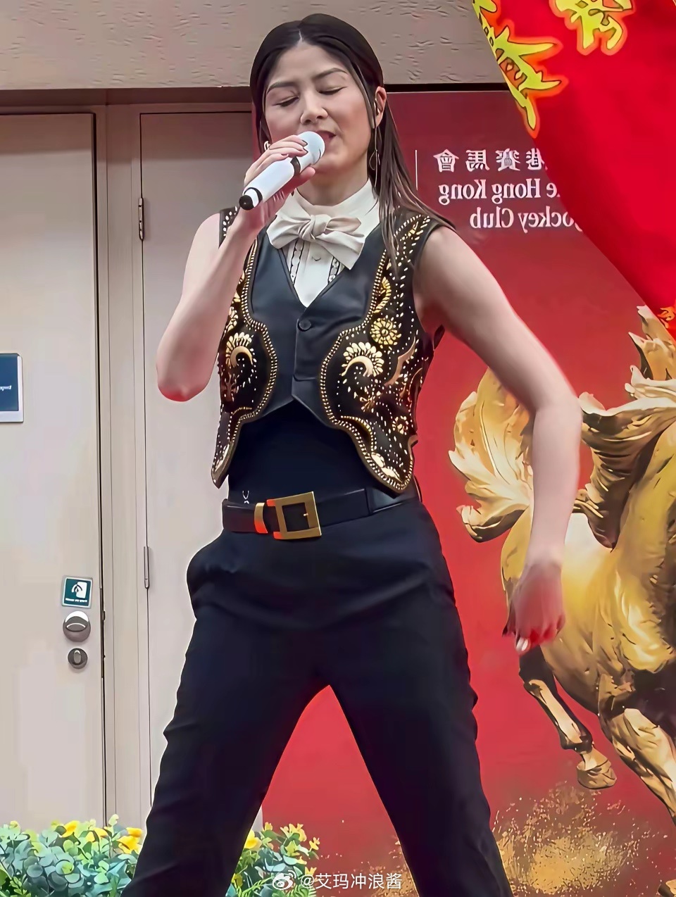陈慧琳在乐坛地位应该很高啊，为什么现在还去接这些低端的商演 