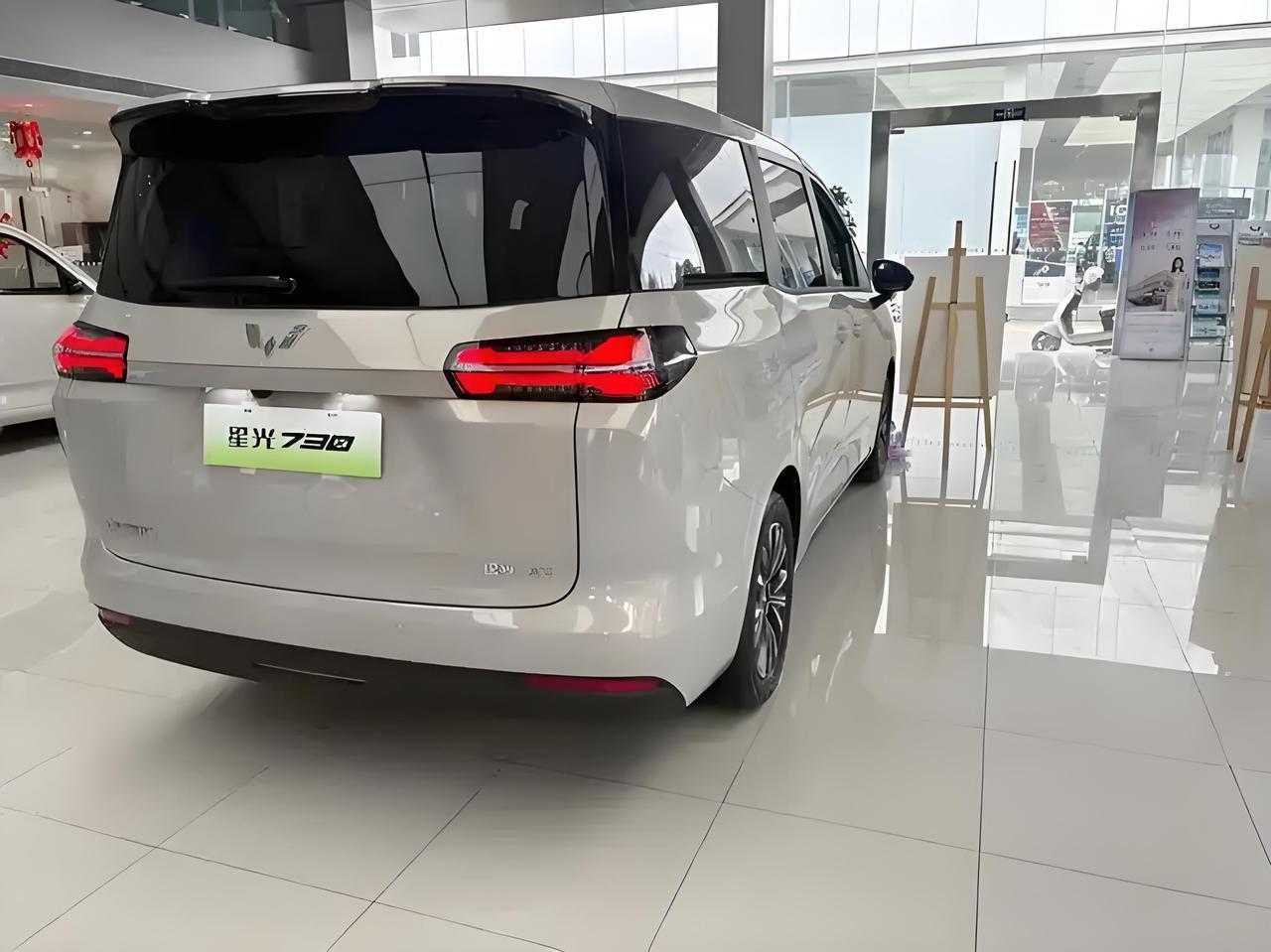 最近，五菱第800万辆MPV星光730下线，五菱车销量有目共睹。
我们先来认识一