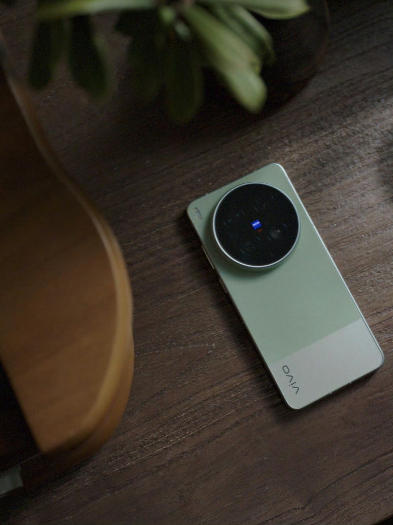 vivo X300 Ultra专业V单 全新配色「胶片绿」，影像套装包括全新专业