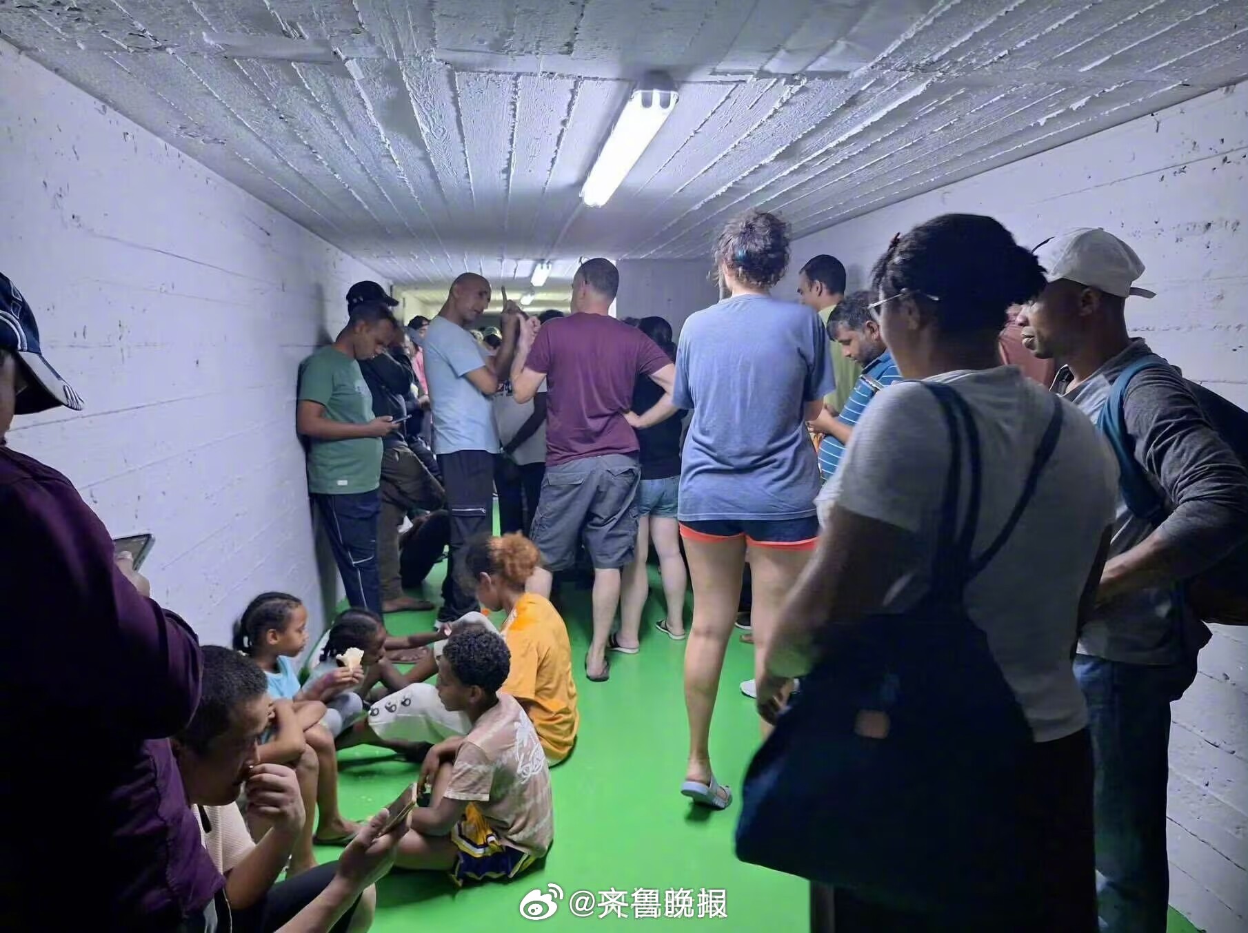 【#以色列要求全境民众进避难所#】#以色列全境响防空警报# 当地时间6月20日下