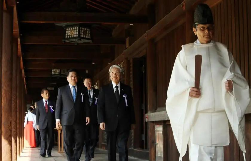 8月17日，外交部正式把靖国神社定性为战犯神社，这四个字的调整，背后是一整套酝酿