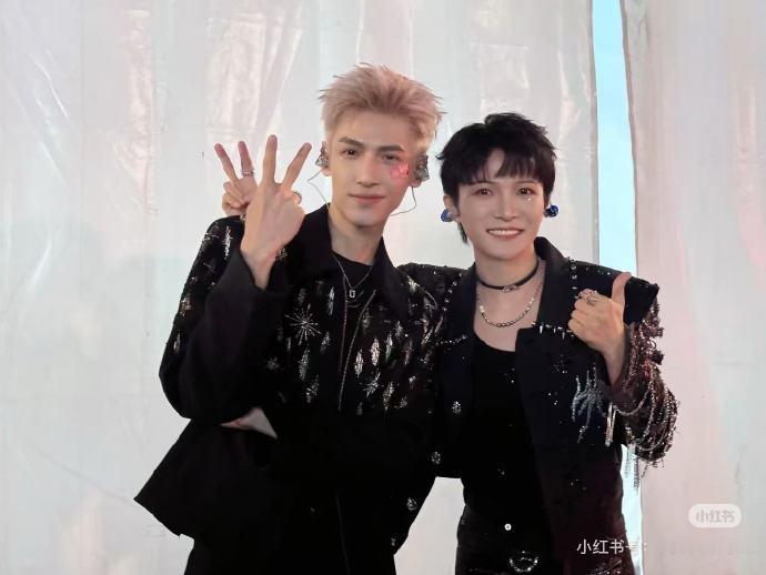 罗云熙&周深同框合照，彩妆螳螂上rs了！ ​​​