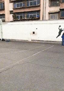 这个小商店，就算无人机天天飞也很难发现吧。