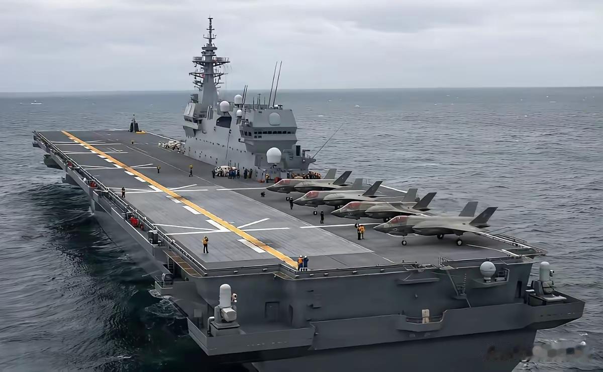 日本加贺号搞了几架F35B，在练习垂直起降！

加贺号没有弹射系统，没有阻拦绳，