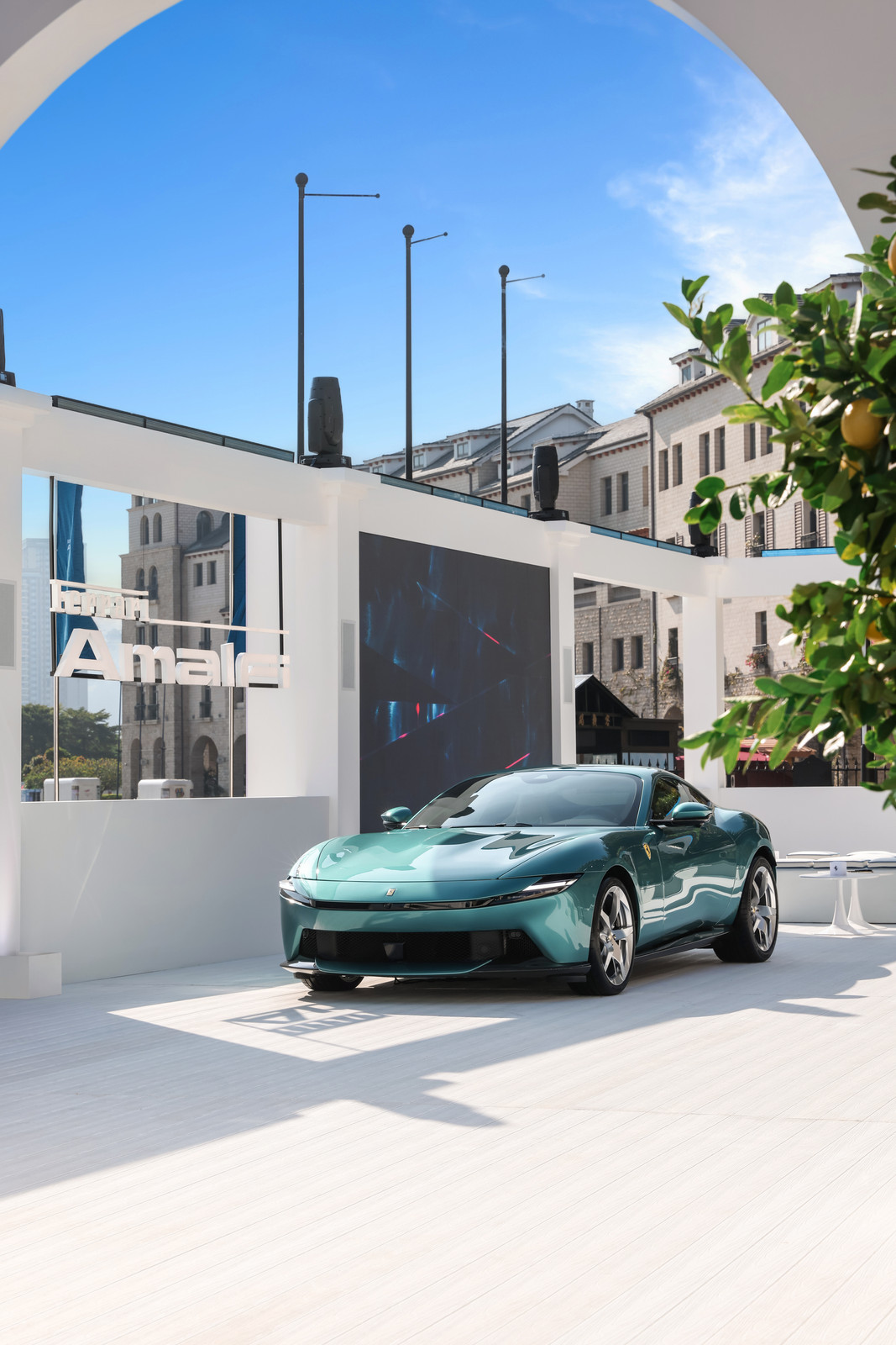 法拉利总是有一种魔力，让心如止水的人，都能无限向往~Amalfi，roma的继任