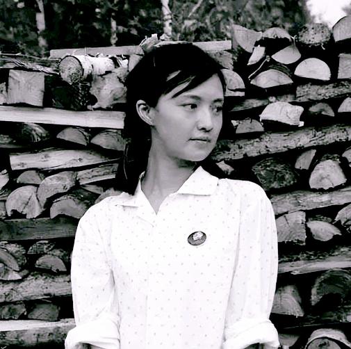 1979年，天津知青为了回城，狠心抛夫弃女！但35年后，她却在医院意外碰见前夫，