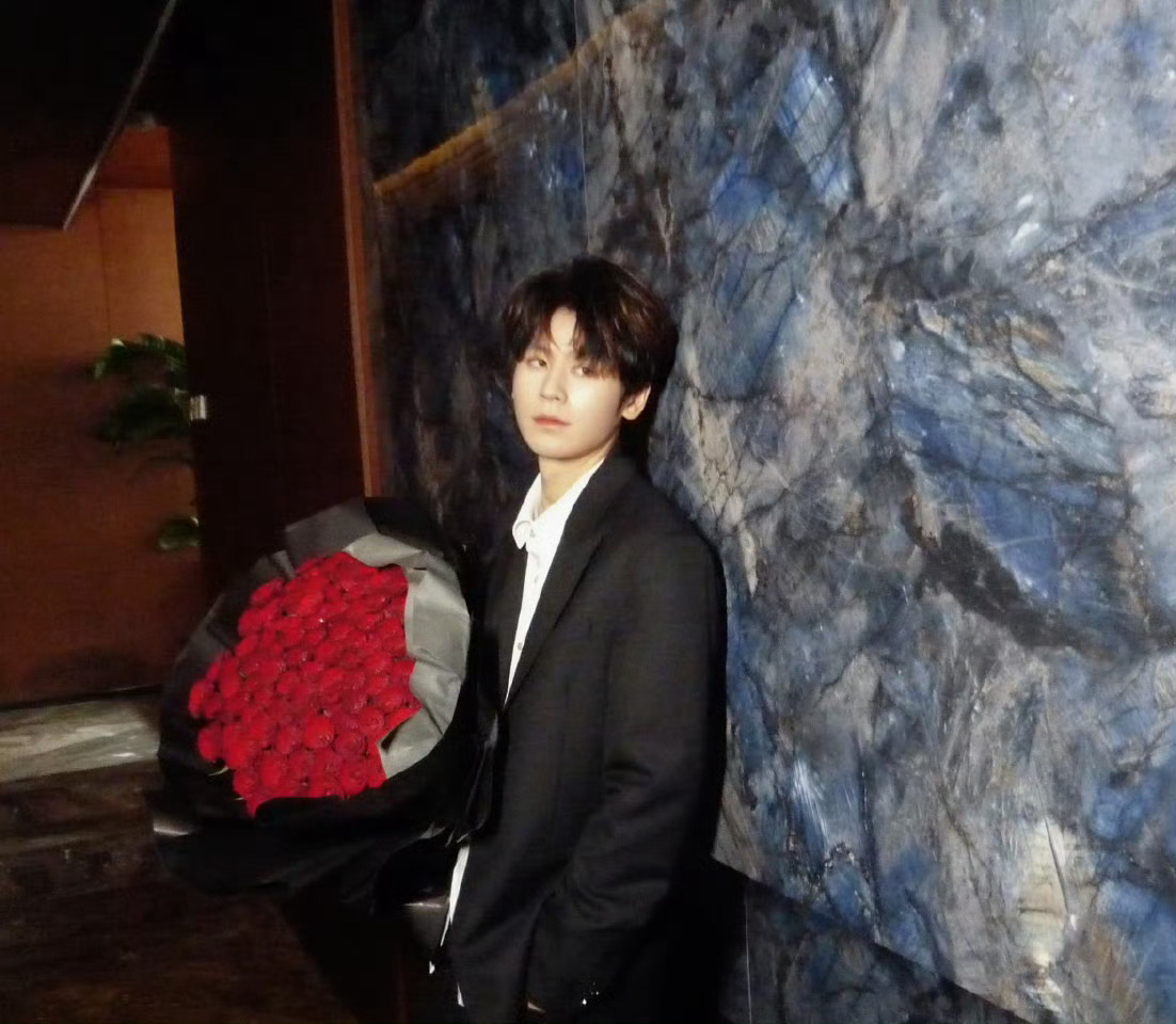 超话大赏竞浪大会 🍑 心光自为引多远都无畏有人会喜欢你，也有人会不喜欢你，尤其