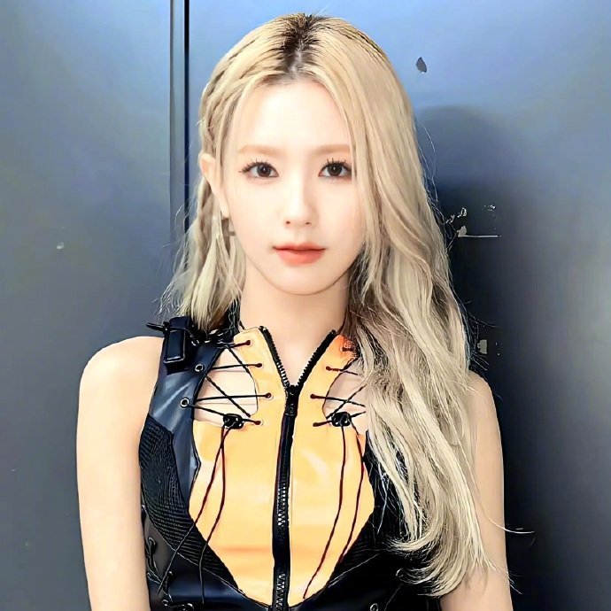 赵美延𝙒𝙚𝘾𝙝𝙖𝙩女团头像 
