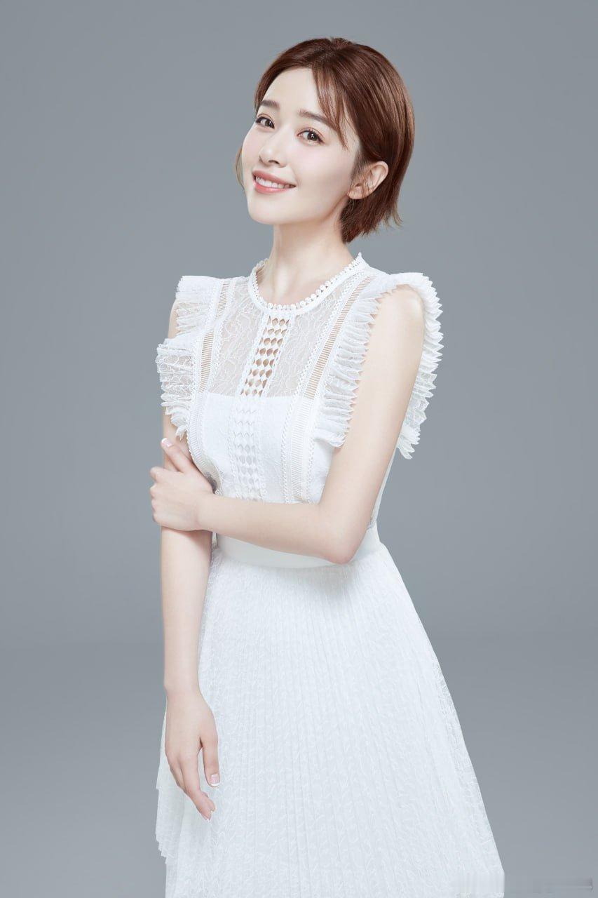 写真阚清子 棚拍生图，美腿光脚高跟 