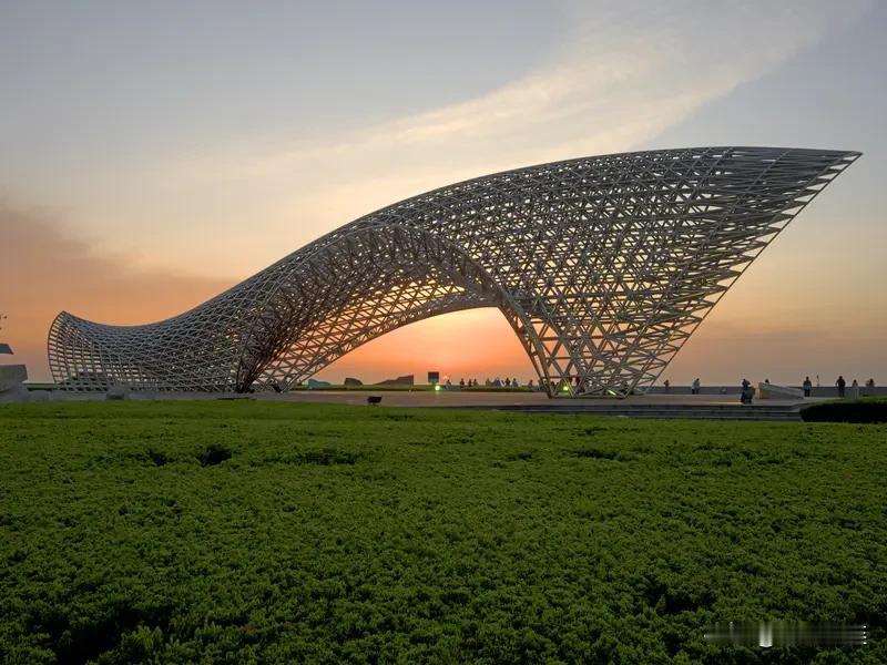 祖国日益强大，切身体会那是相当深刻。就说台湾退役少校吕礼诗，在2025空军航空开