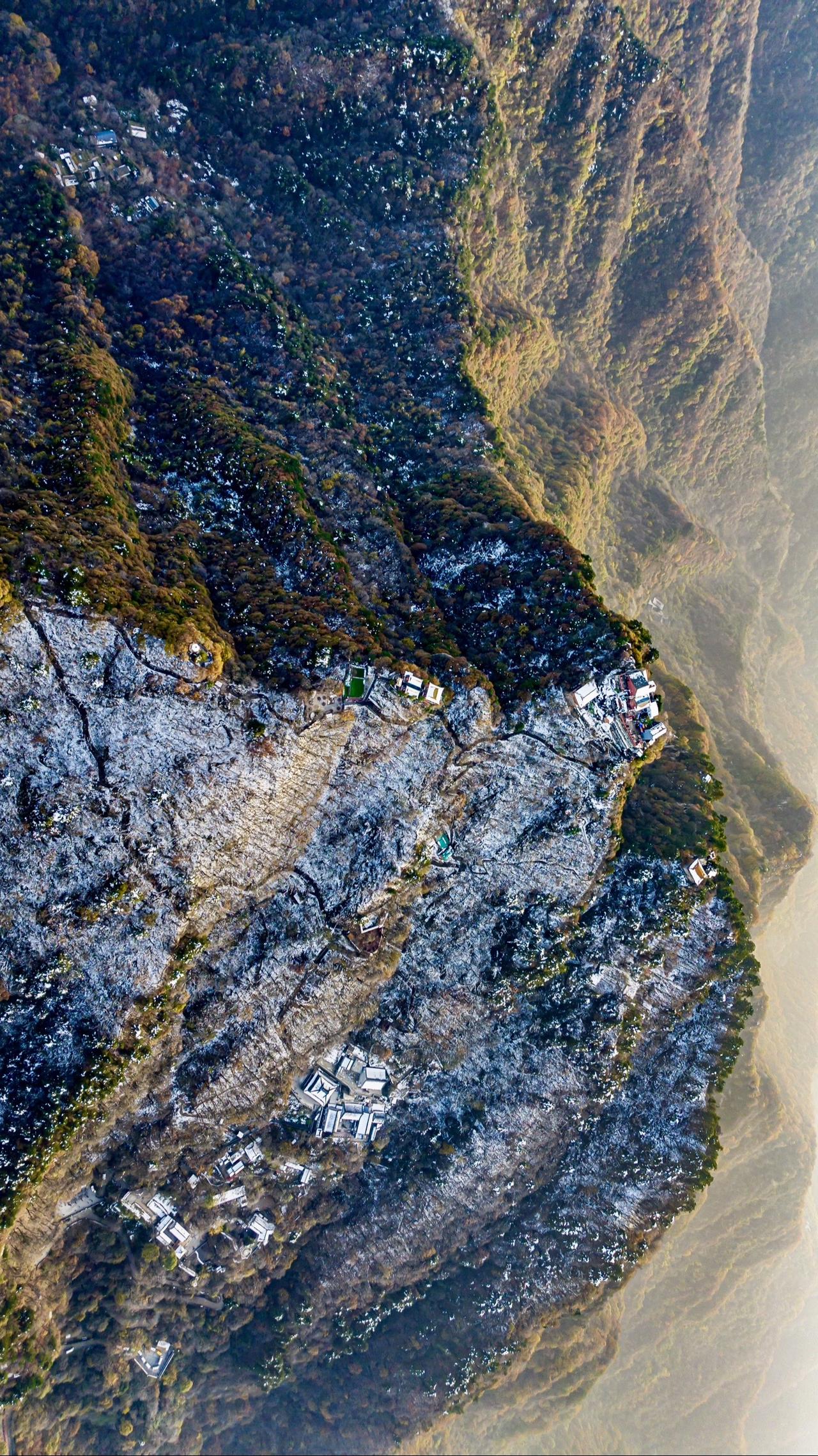 西安1h可达的“云顶天宫”南五台，雪景封神 
冬日惊喜又上线啦❄️一场大雪让南五