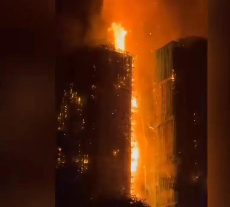 香港五级大火55人遇难！这些教训每个人都要记牢！
 
谁能想到，一场大火竟夺走5