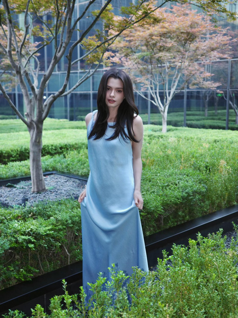 Becky瑞玫高·阿瑟农（Rebecca Armstrong）亮相拉夫劳伦北京马