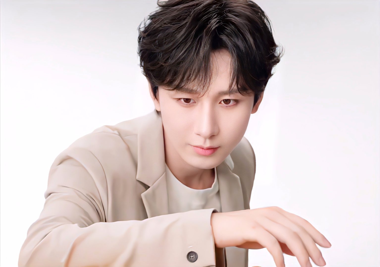 #网友在全国偶遇成毅# 全国各地的奇异果们简直太幸福了！这次成毅的新物料几乎覆盖