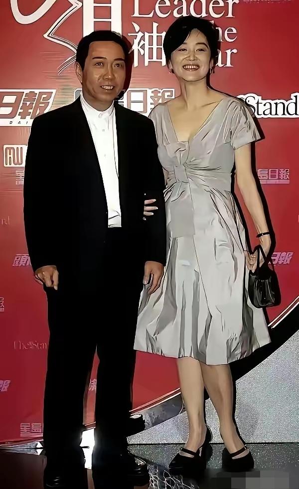 号称第一大美人的林青霞，怎么看上这个长相平平，个子不高的男人，究竟图啥？