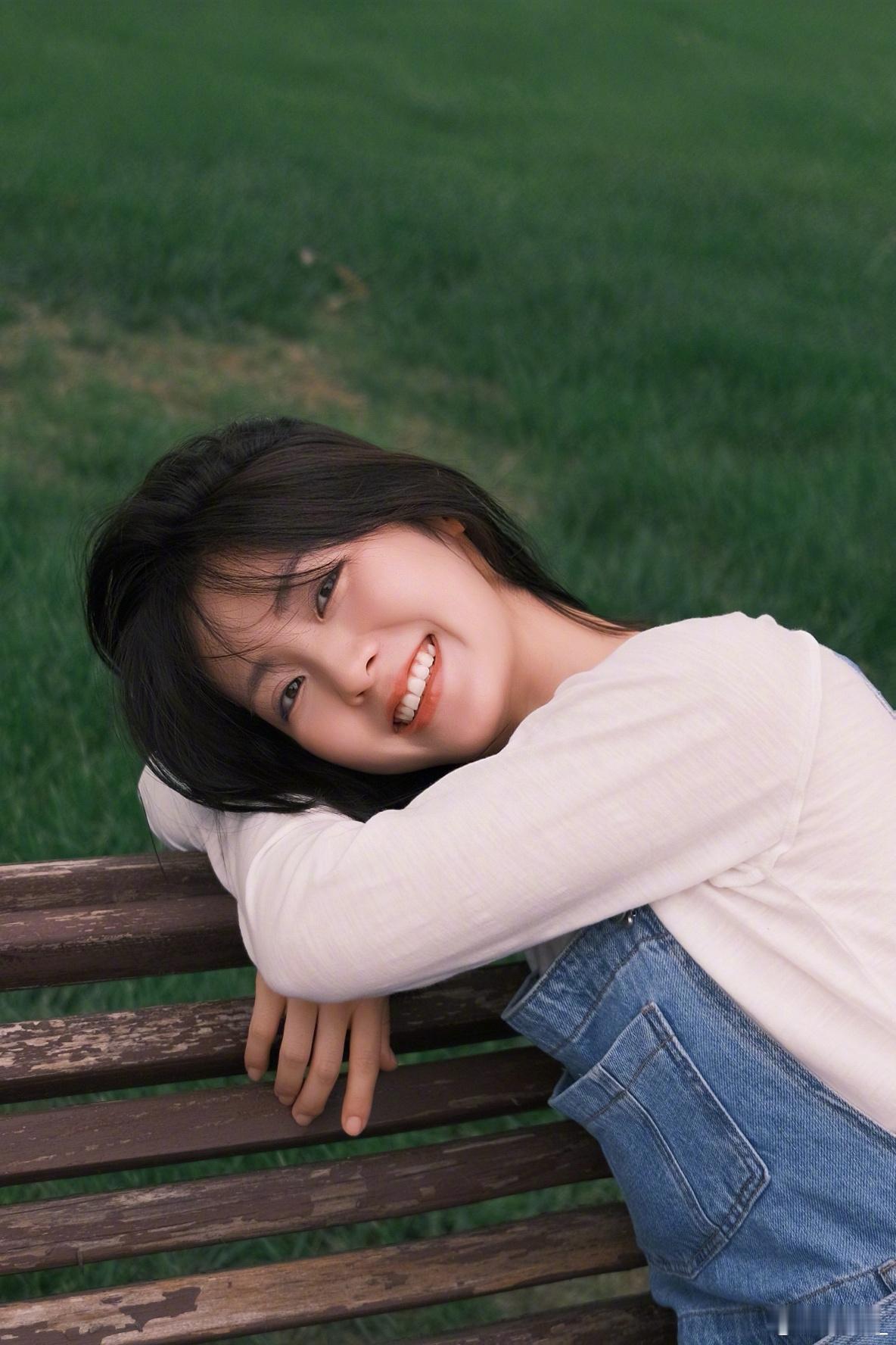 邢菲六一晒照💙💚 ​​​