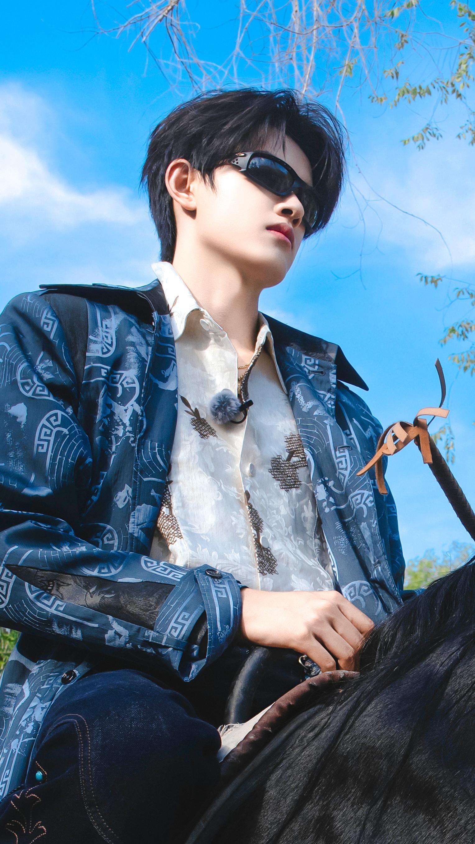 张极[超话] ☀️☁️ 张极05后第一男歌手 ​​​