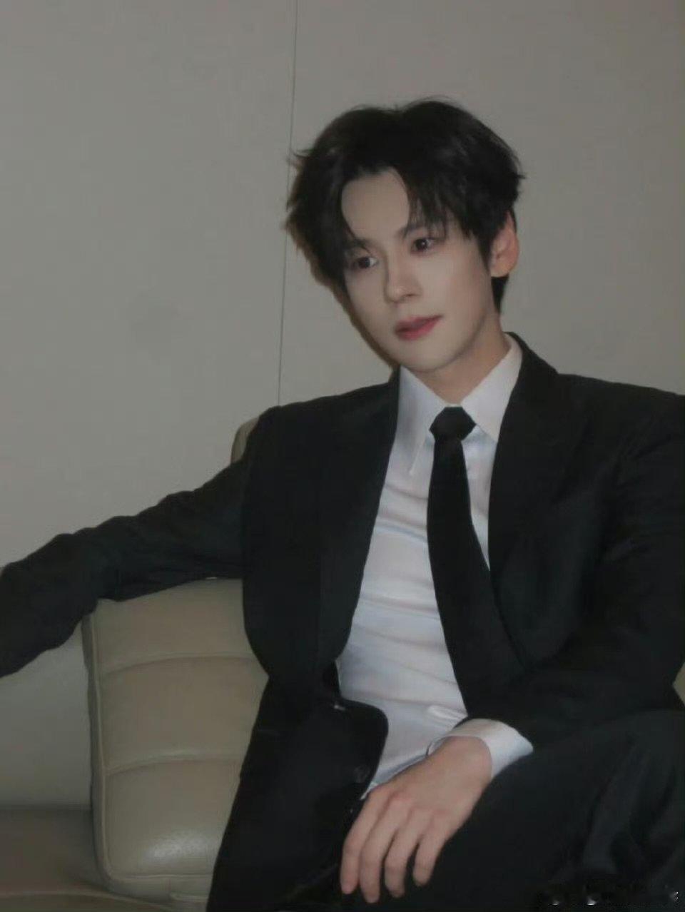 你好星期六魏哲鸣水灵灵的成了好狗你好星期六 三人即兴太默契，魏哲鸣“好狗”名场面