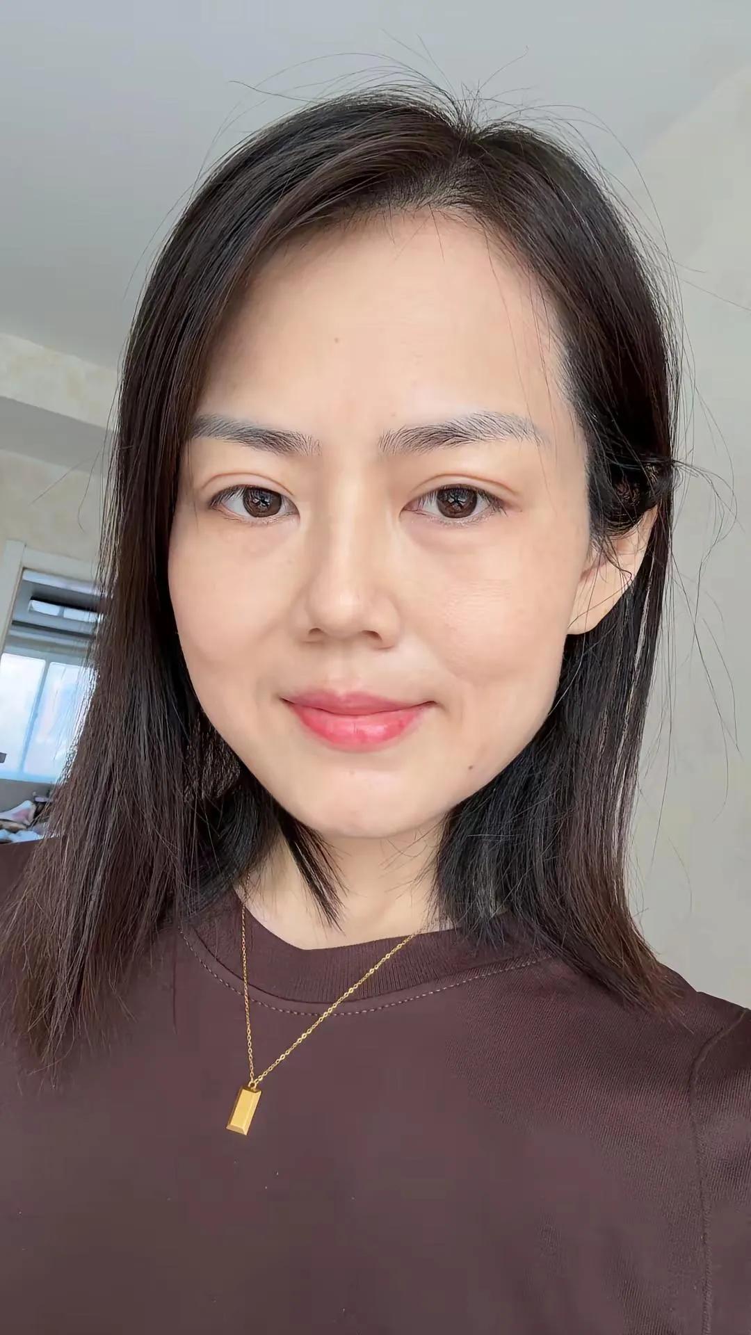 开开心心去烫了个短发，被同事嘲笑说至少老了十岁，心塞了！真是这样吗？