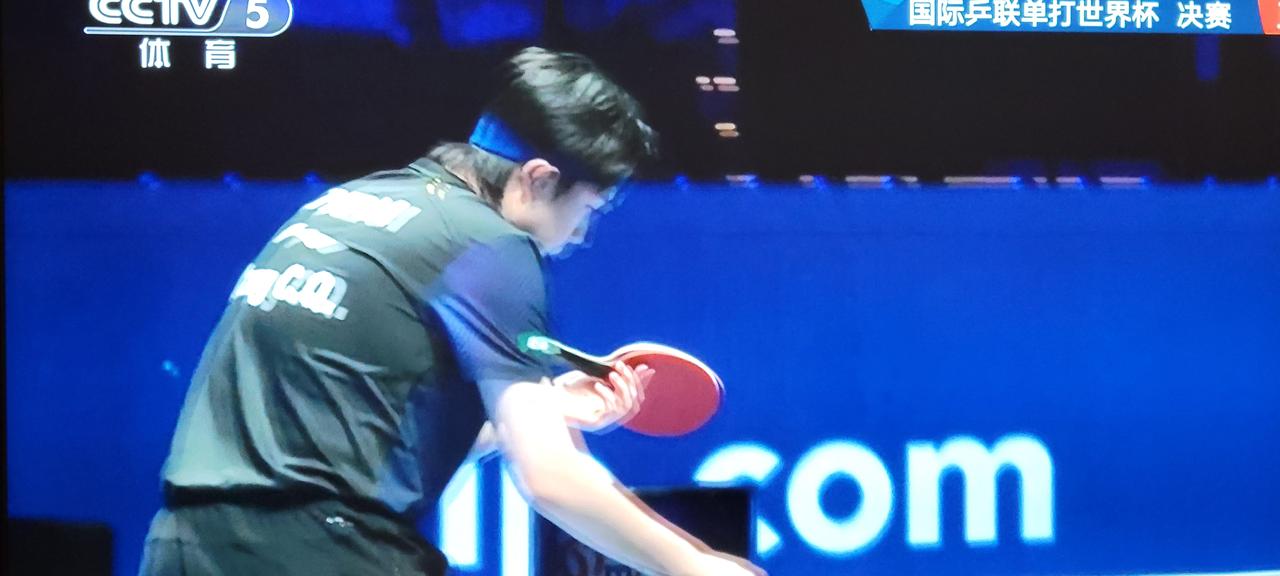 前五局头哥2:3暂时落后松岛辉空，已经被逼入绝境，看得人心惊胆战！
第一局伊始，