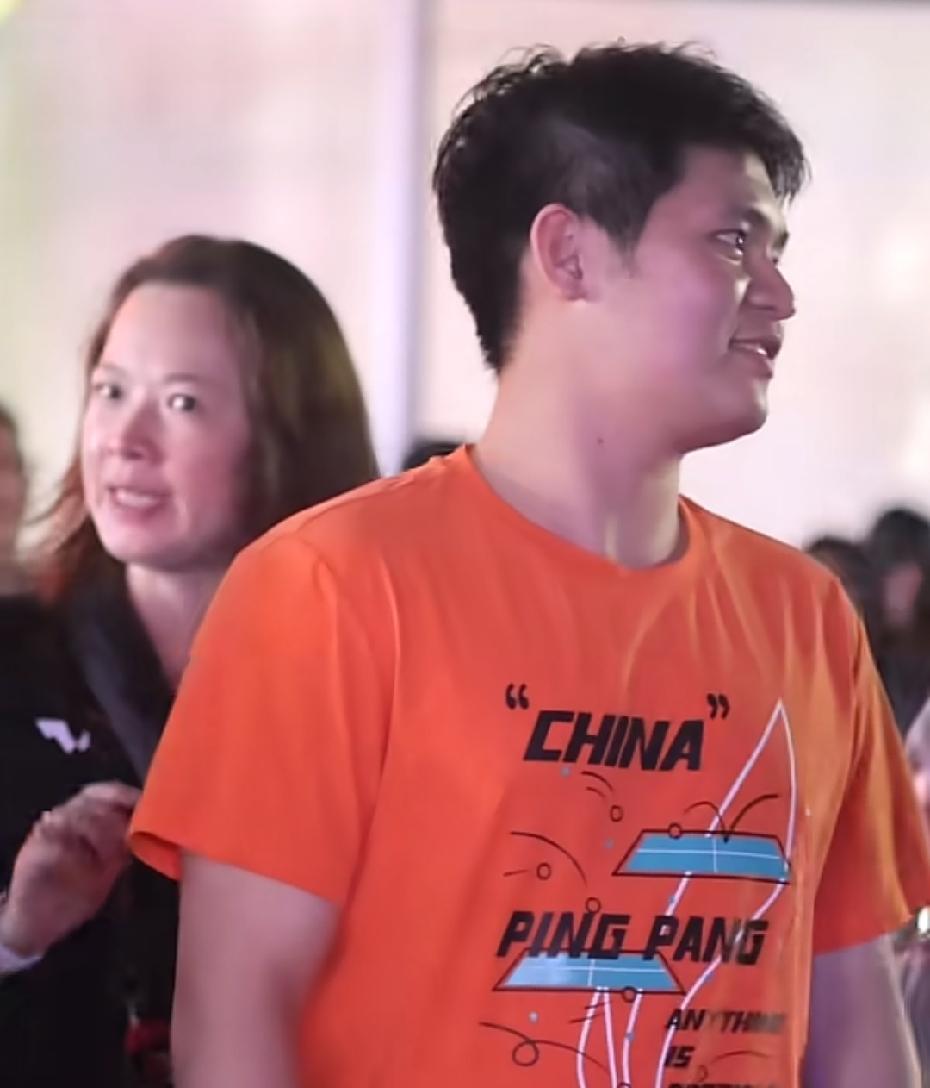石头也才20岁呀！他就是一个孩子，伦敦世乒赛决赛，幸亏他赢了户上隼辅，否则，喷子