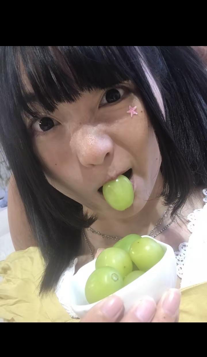 对不起我有绿舌头。