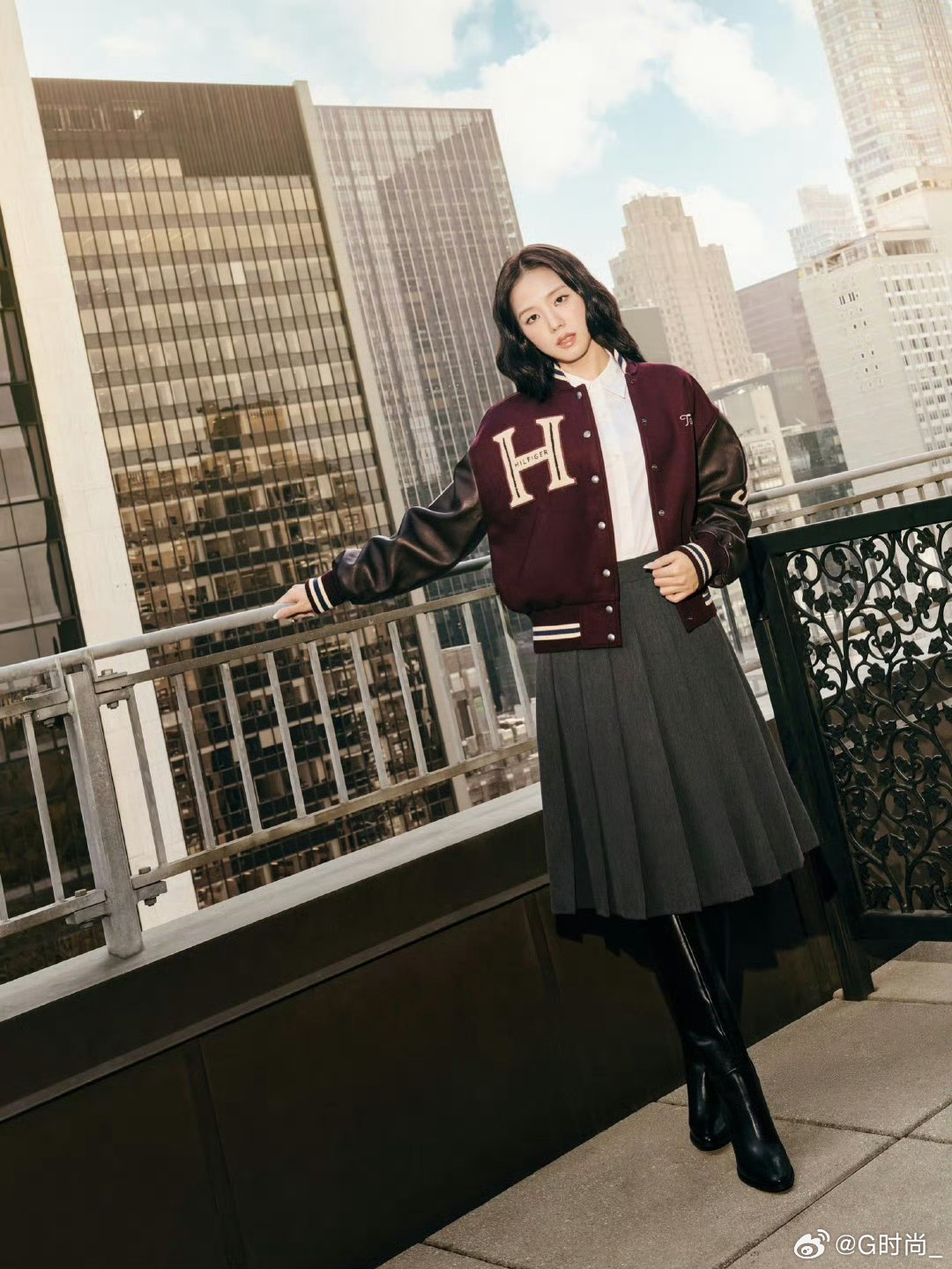 Jisoo演绎 Tommy Hilfiger 2026 秋冬系列，以黑色西装外套