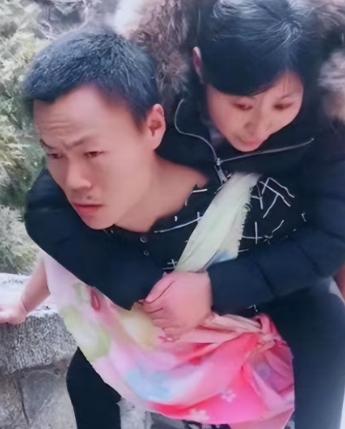 2008年，山东21岁女子为爱翻墙私奔摔成瘫痪，男友知道后，不惜与父母断绝关系，