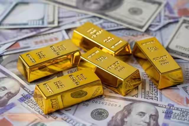 黄金市场已经成了赌场
激情澎湃的赌场
所有人把钱扔进去赌大小
天天都有暴富的人刺