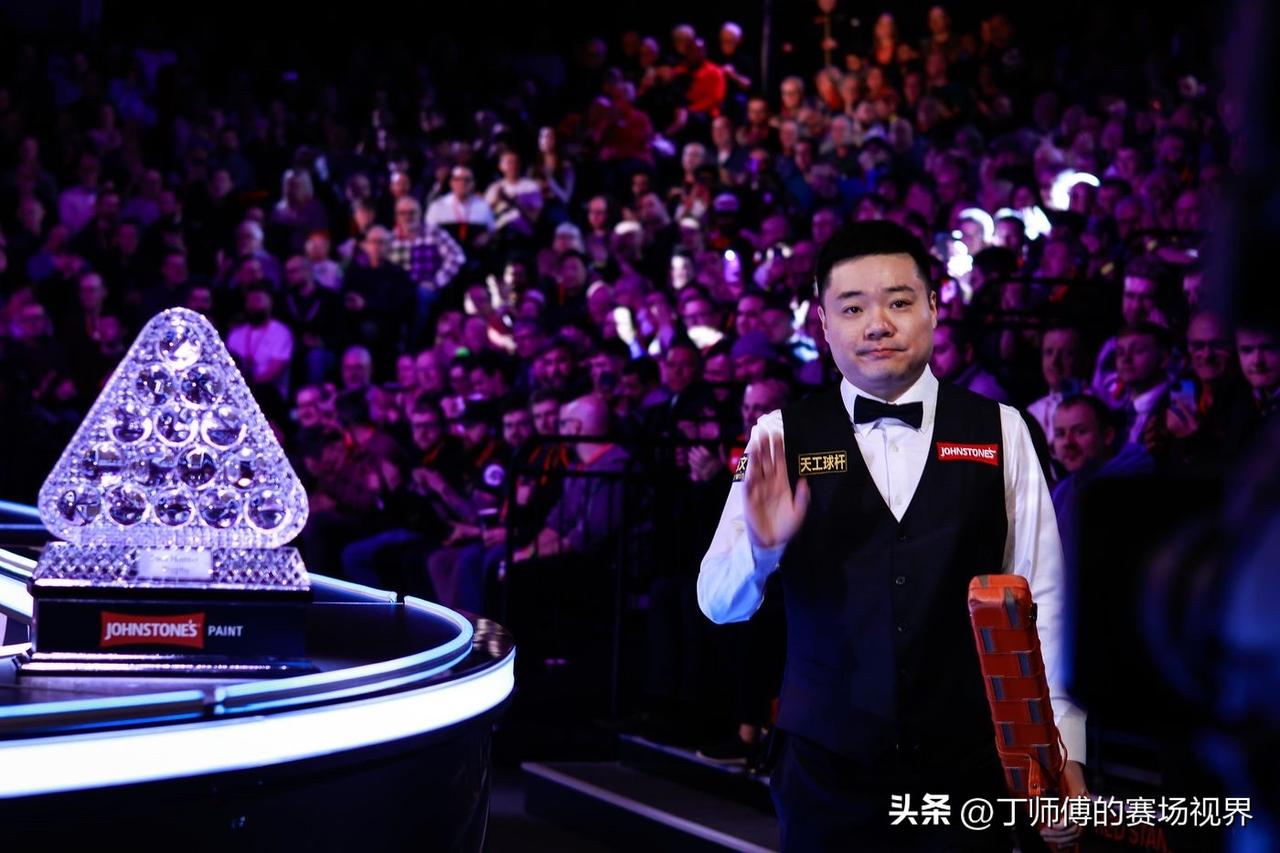 赵心童还需要多久才能追上丁俊晖？对比完两人的数据后一目了然：

排名赛冠军，赵心