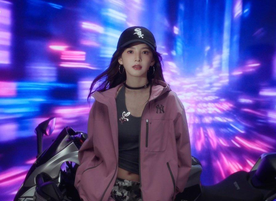 章若楠的新年好运风向既然风起，那就顺势而动。在城市的流光中，捕捉属于自己的节奏。