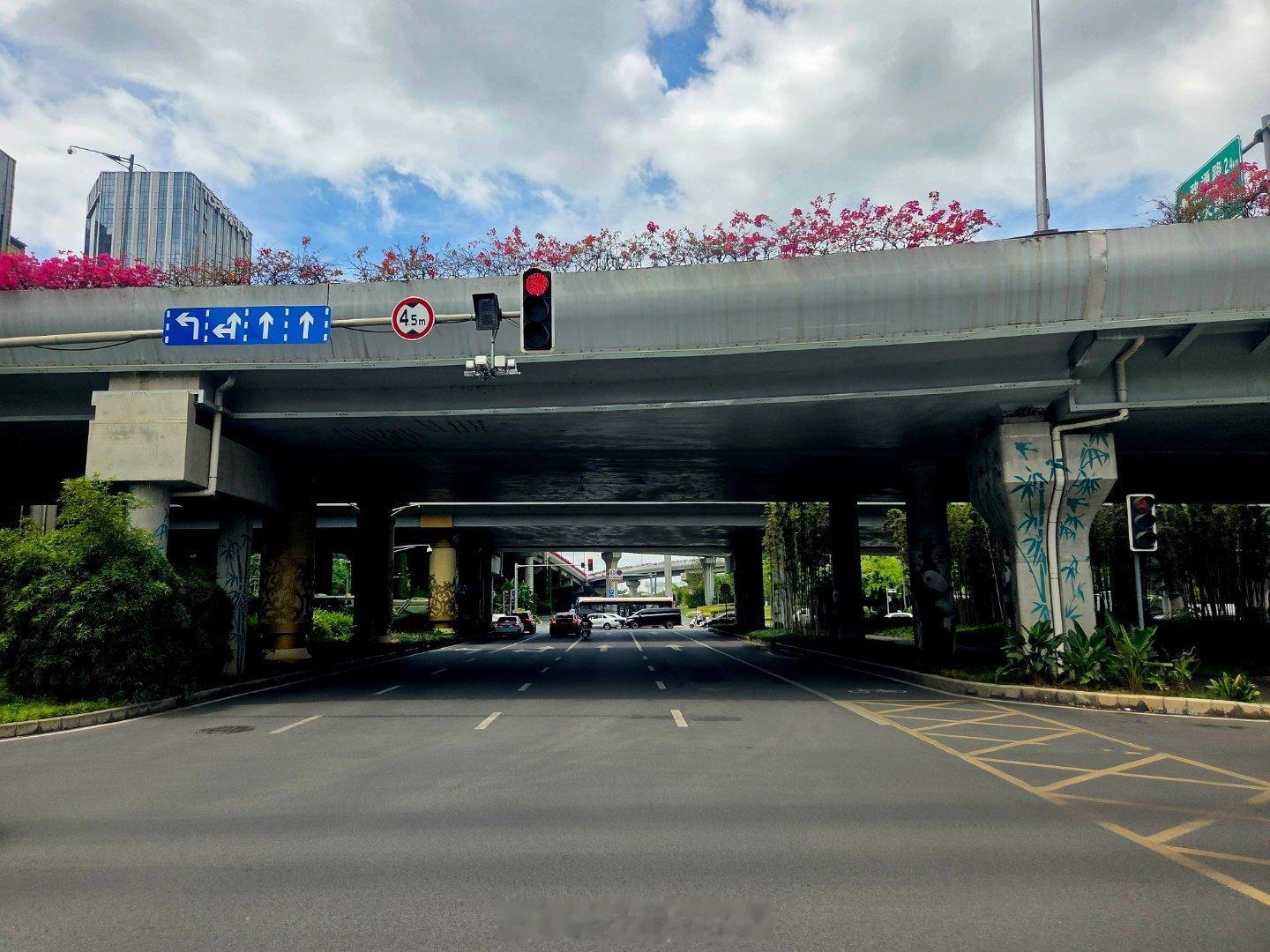 早上好,新的一天成都天气早上好！成都今日天气：白天阴，夜间小雨，气温14~26度