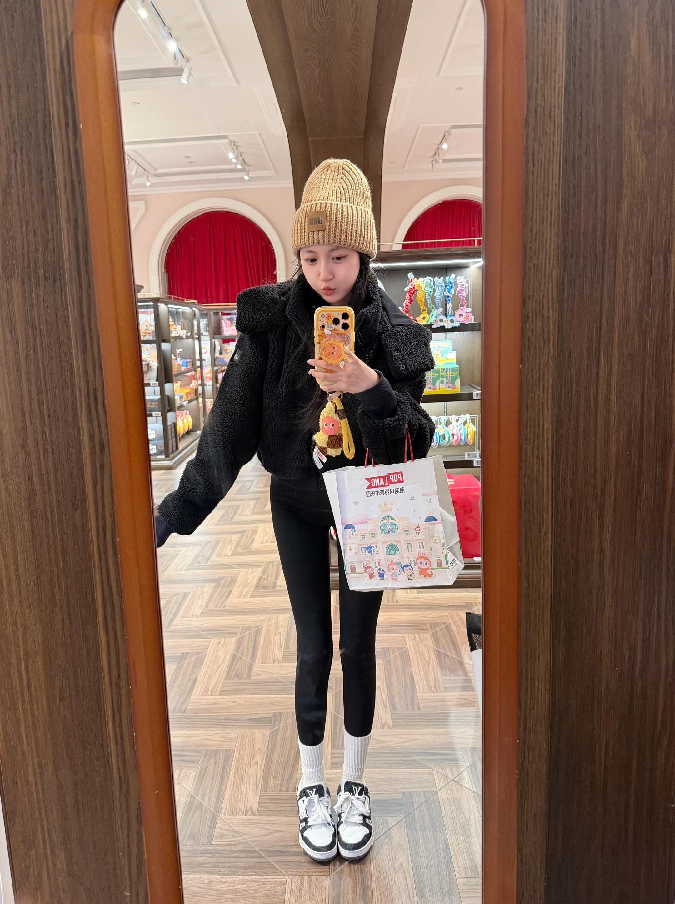 一个幸福的成人幼稚主义者📔。