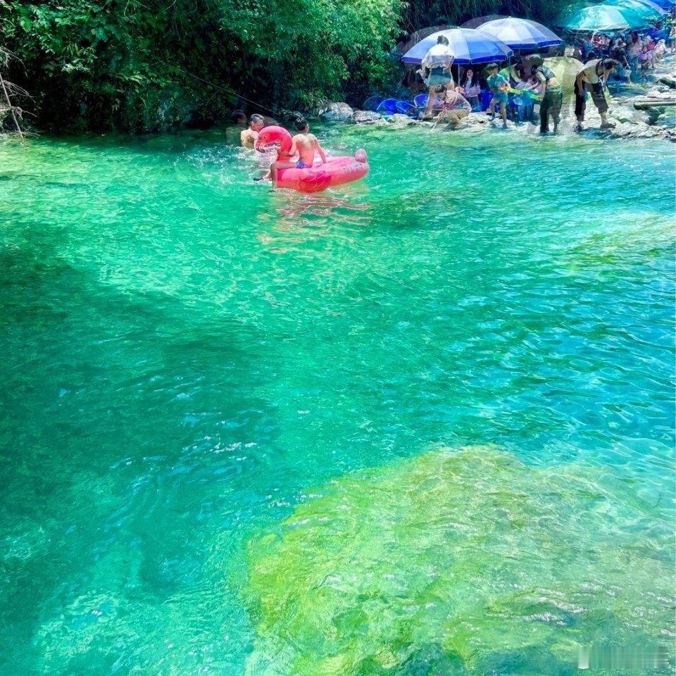  成都人的夏天有多少清凉惊喜 闷热盛夏抵不过成都万般清凉，街边冰饮、巷里凉糕，滨
