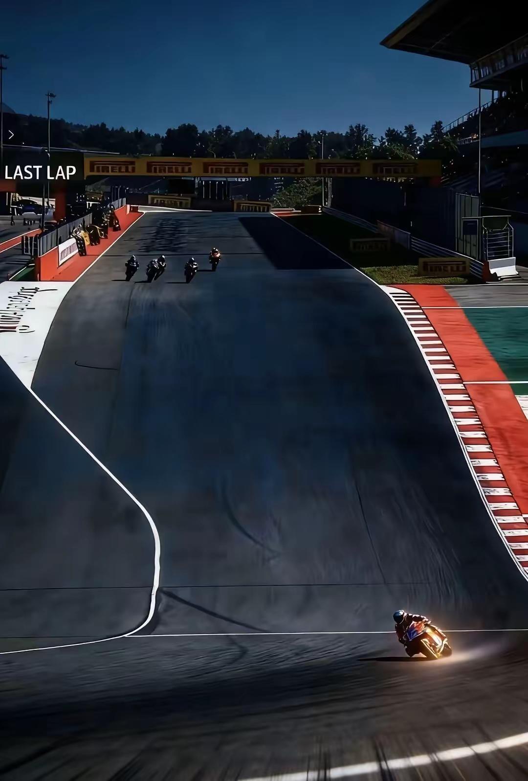 日本摩圈集体破防？张雪夺冠后，日媒评价更是让国人破防！

张雪820RR在WSB