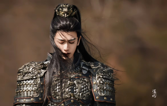 逐玉300万福利张凌赫田曦薇甜蜜亲亲花絮 张凌赫田曦薇甜蜜亲亲花絮，逐玉300万