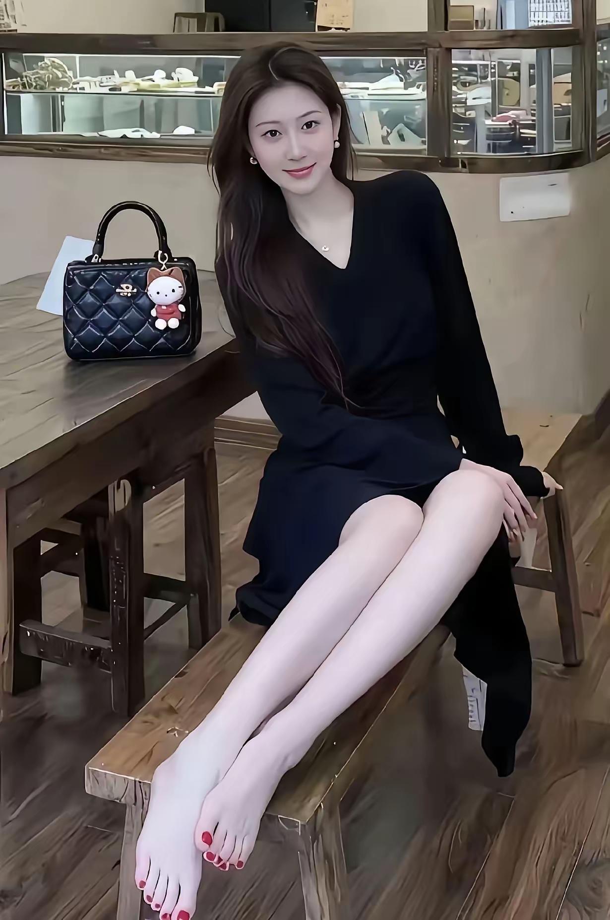 女人爱一个男人，往往不是因为钱，但女人愿意跟一个男人结婚，恰恰就是因为钱。所以说