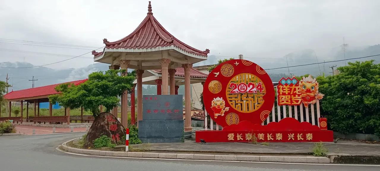 对联：心中歌唱，抒发祖国强；
恳求大家对出下联。