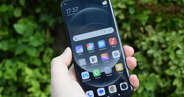 王腾微博发起定价讨论：到底什么价位的手机才是人人都买得起