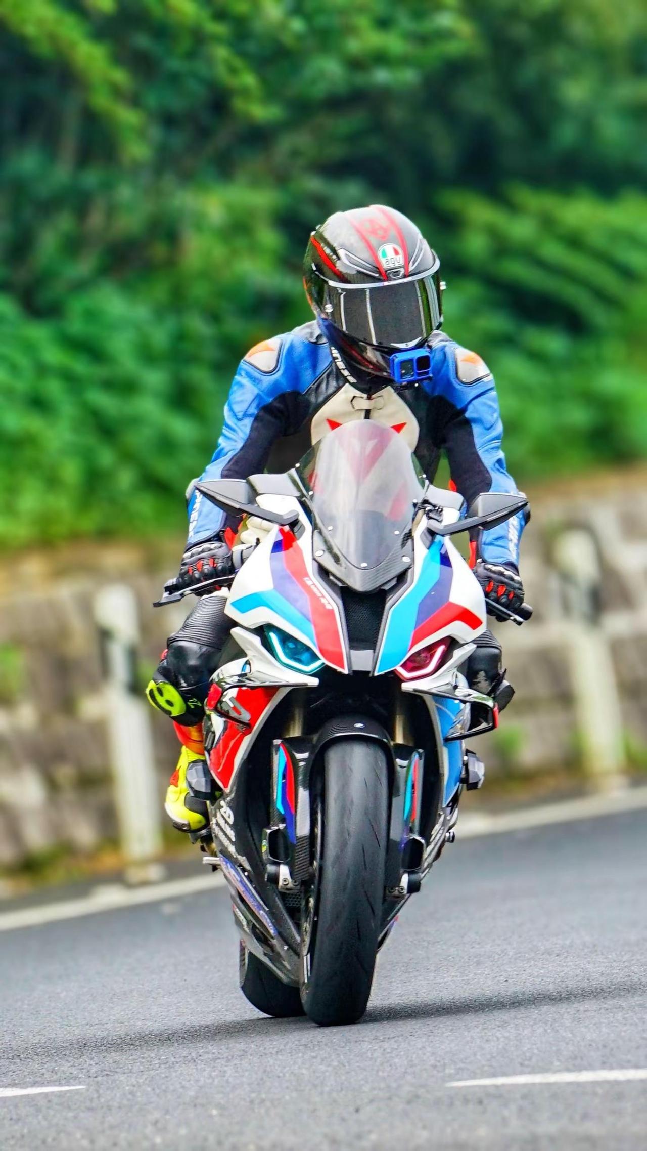 风格和感觉都是自己的 宝马s1000rr