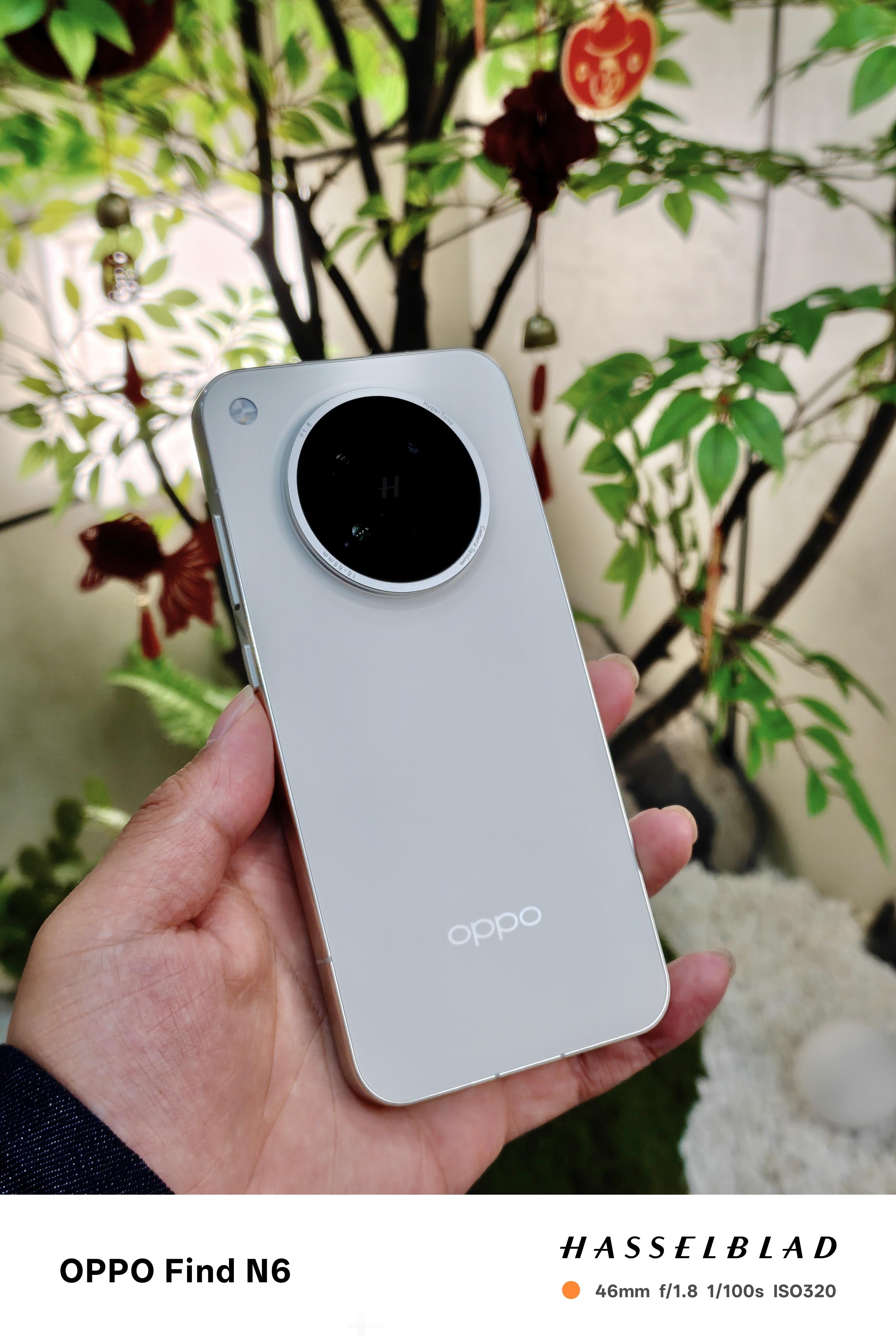 现在机圈还能找到模组这么“袖珍”的手机吗？当各家都在堆料、把影像越做越大的时候回