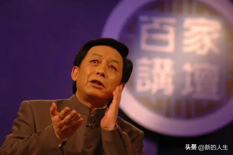 易中天用“先生怎么能弃我而去”来悼念东野圭吾，确实有点过分了，太跌大家的眼镜了，