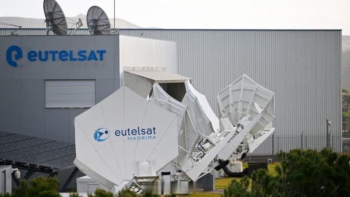 法国卫星运营商 Eutelsat代替星链帮助乌克兰做战，这段时间股价上涨了近 3