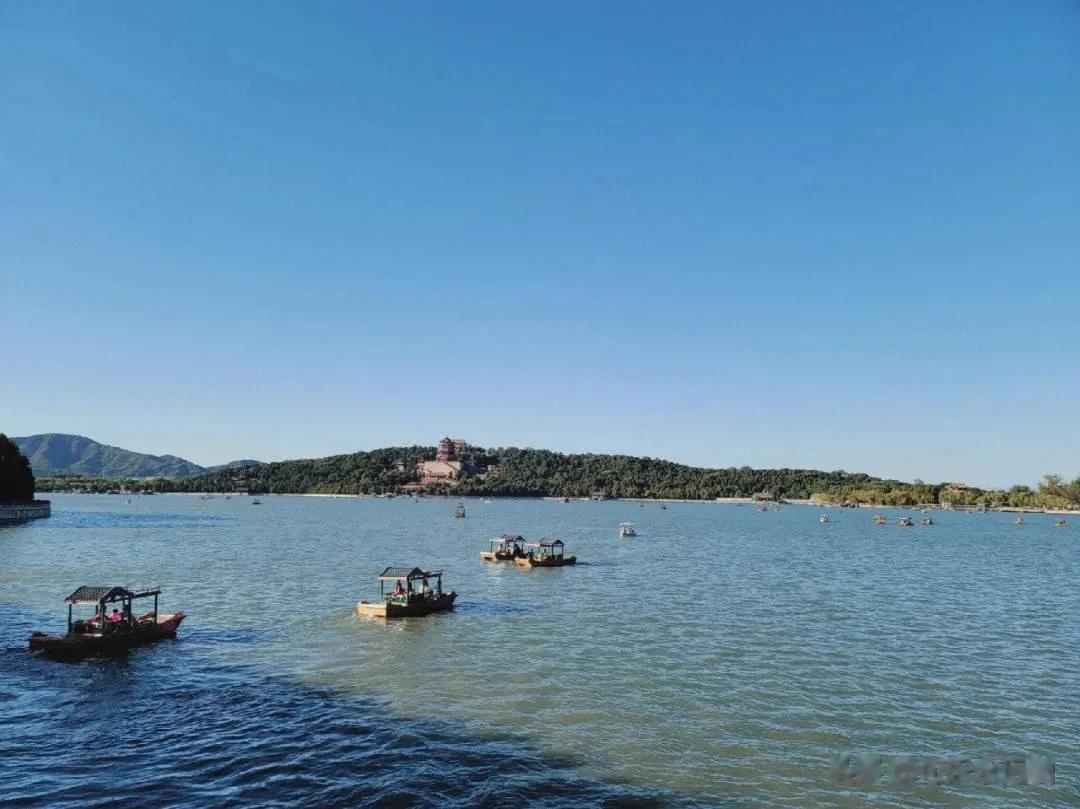 终于圆梦颐和园！
在这里，清风拂面，也找了很多的角度拍佛香阁，最后发现怎么拍，都