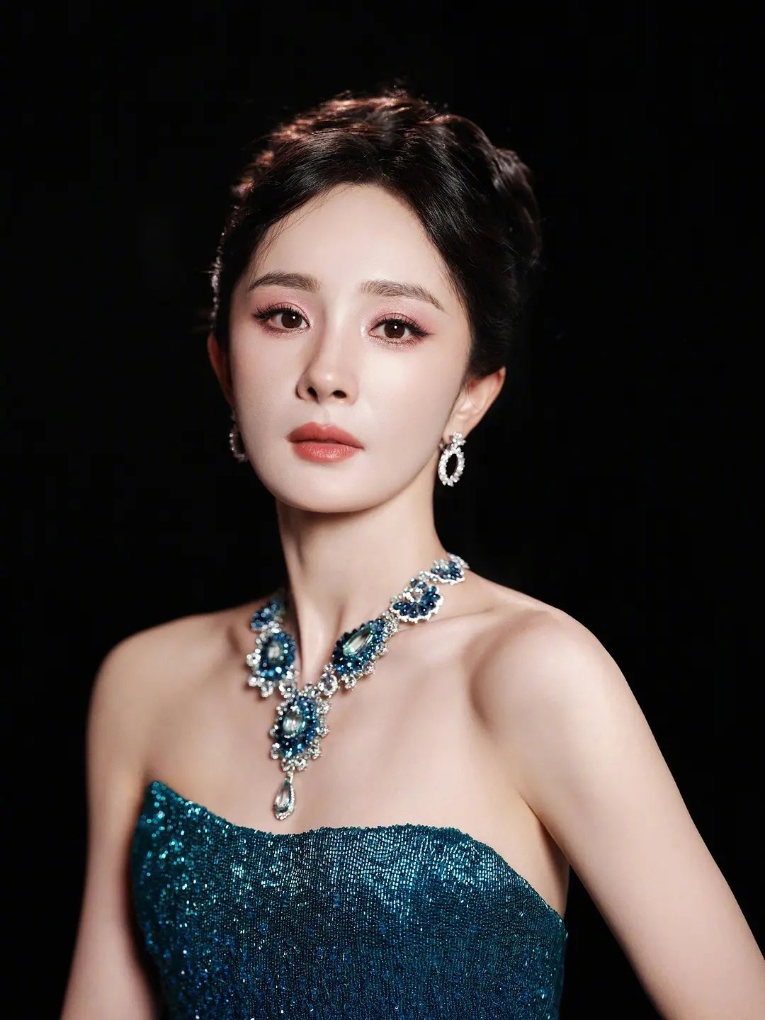 杨幂微博视界大会出图 生万物主题！好美好好看 ​​​