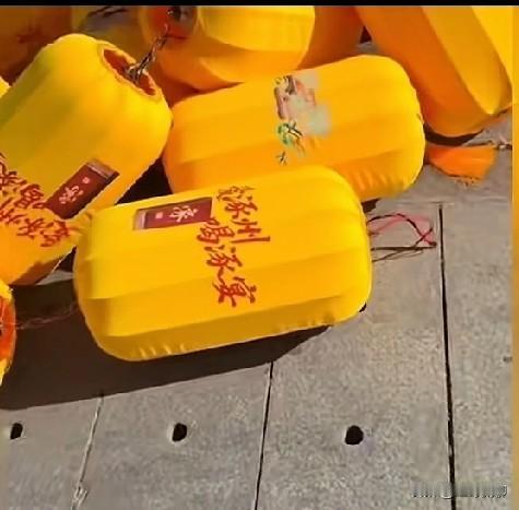 涿州挂黄灯笼在古街有什么问题吗？单调点但有什么问题？因何争议呢？